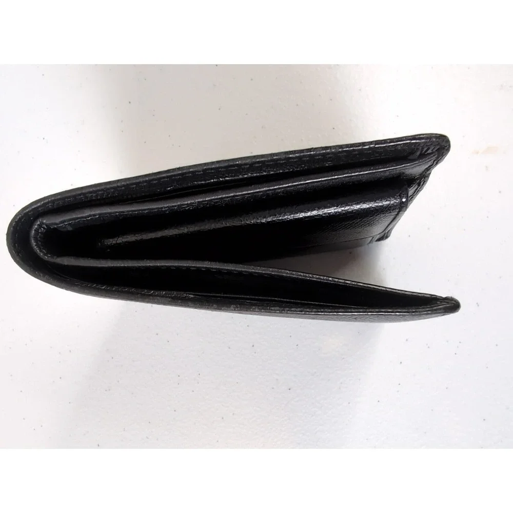Chanel Coco Button Bifold Wallet With Hologram In Excellent Condition